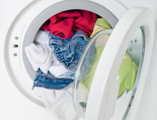 People below the poverty line typically do not have conveniences like clothes dryers, microwaves, and computers.