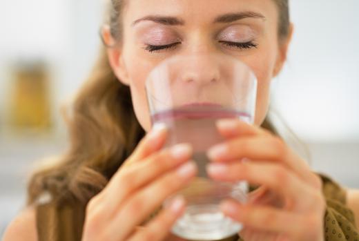 Drinking lots of water may help ease the symptoms of altitude sickness.